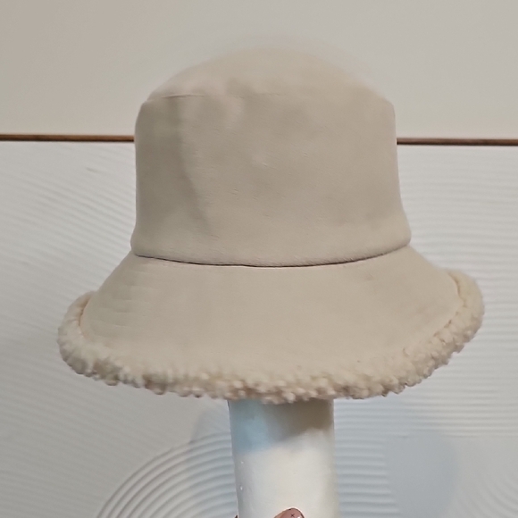 Cream Bucket Hat with Yin Yang Embroidery - Picture 4 of 6